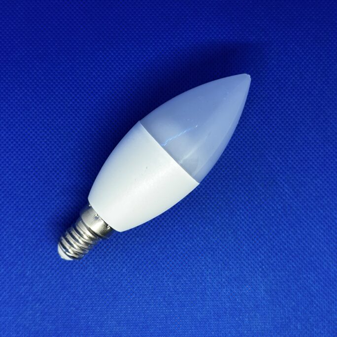 LED-Birne E14 in Kerzenform