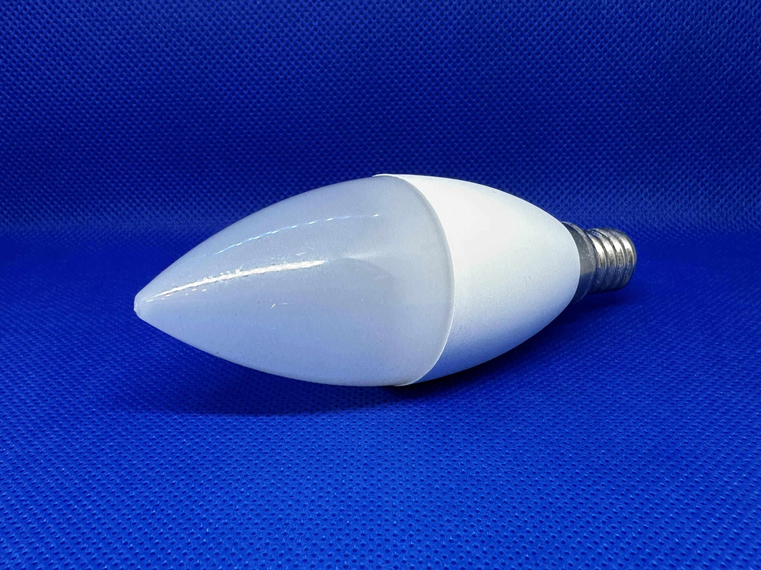 LED-Birne E14 in Kerzenform – Bild 4