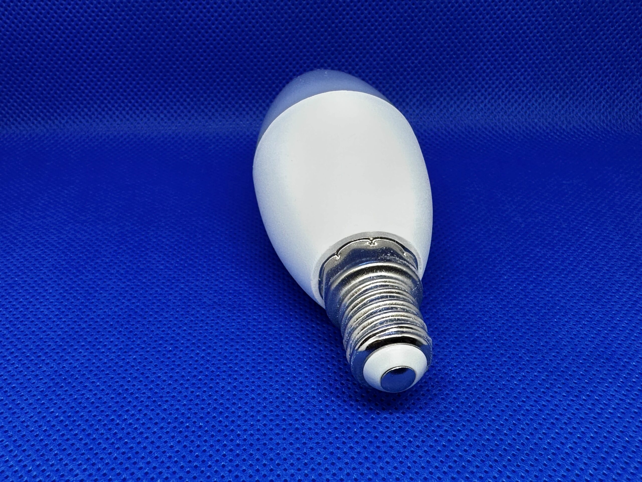 LED-Birne E14 in Kerzenform – Bild 2